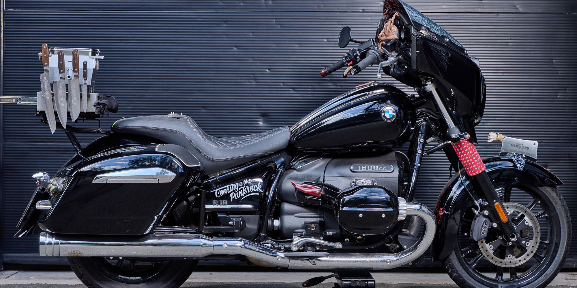 BMW R18 Bagger Stephan Marquard - Cooking is like Punk Rock